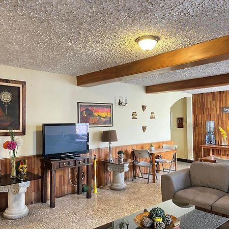 Hostal Los Volcanes Guatemala City Ngoại thất bức ảnh