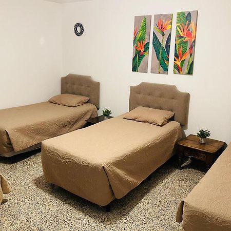 Hostal Los Volcanes Guatemala City Ngoại thất bức ảnh