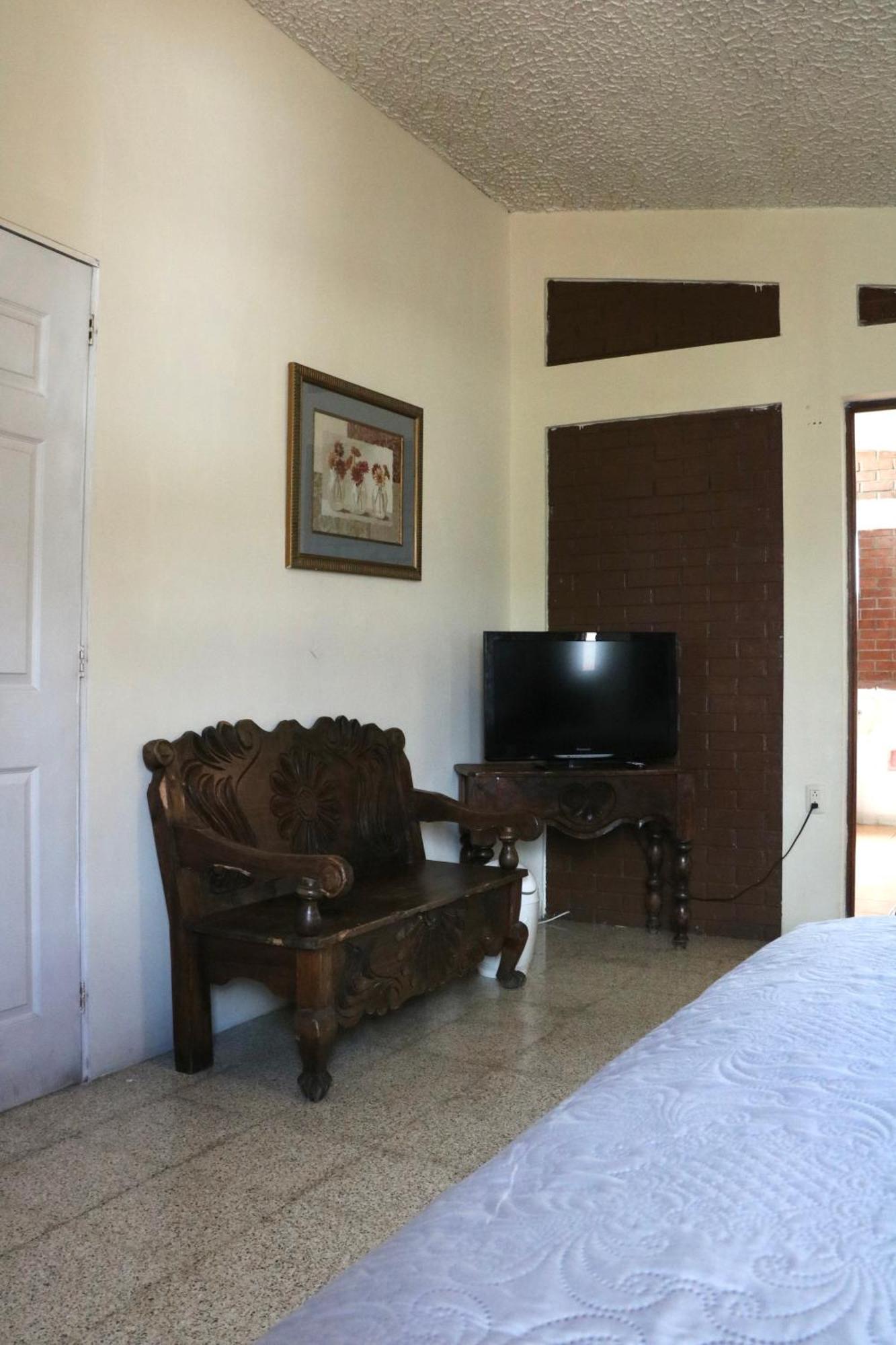 Hostal Los Volcanes Guatemala City Ngoại thất bức ảnh