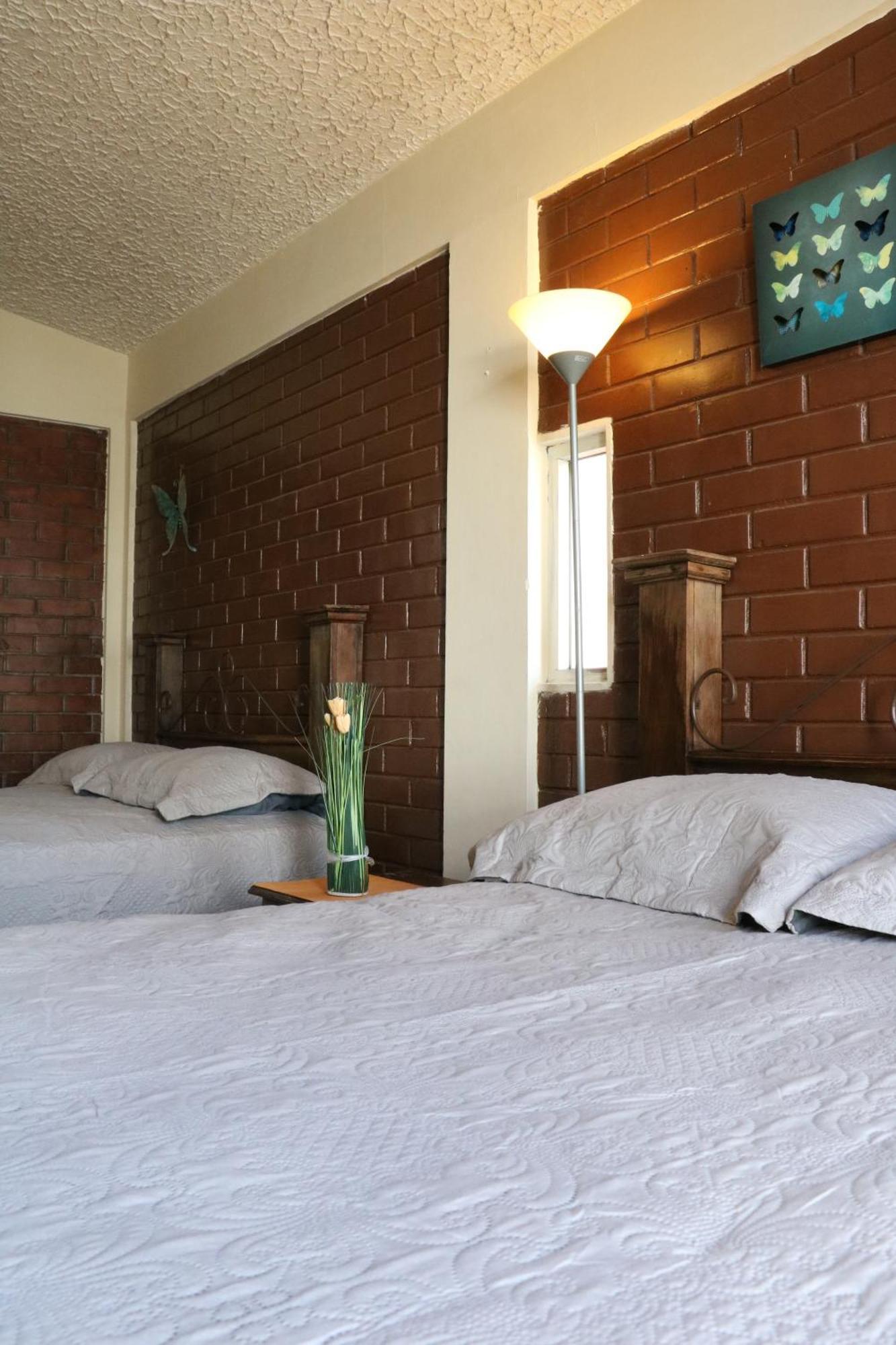 Hostal Los Volcanes Guatemala City Ngoại thất bức ảnh