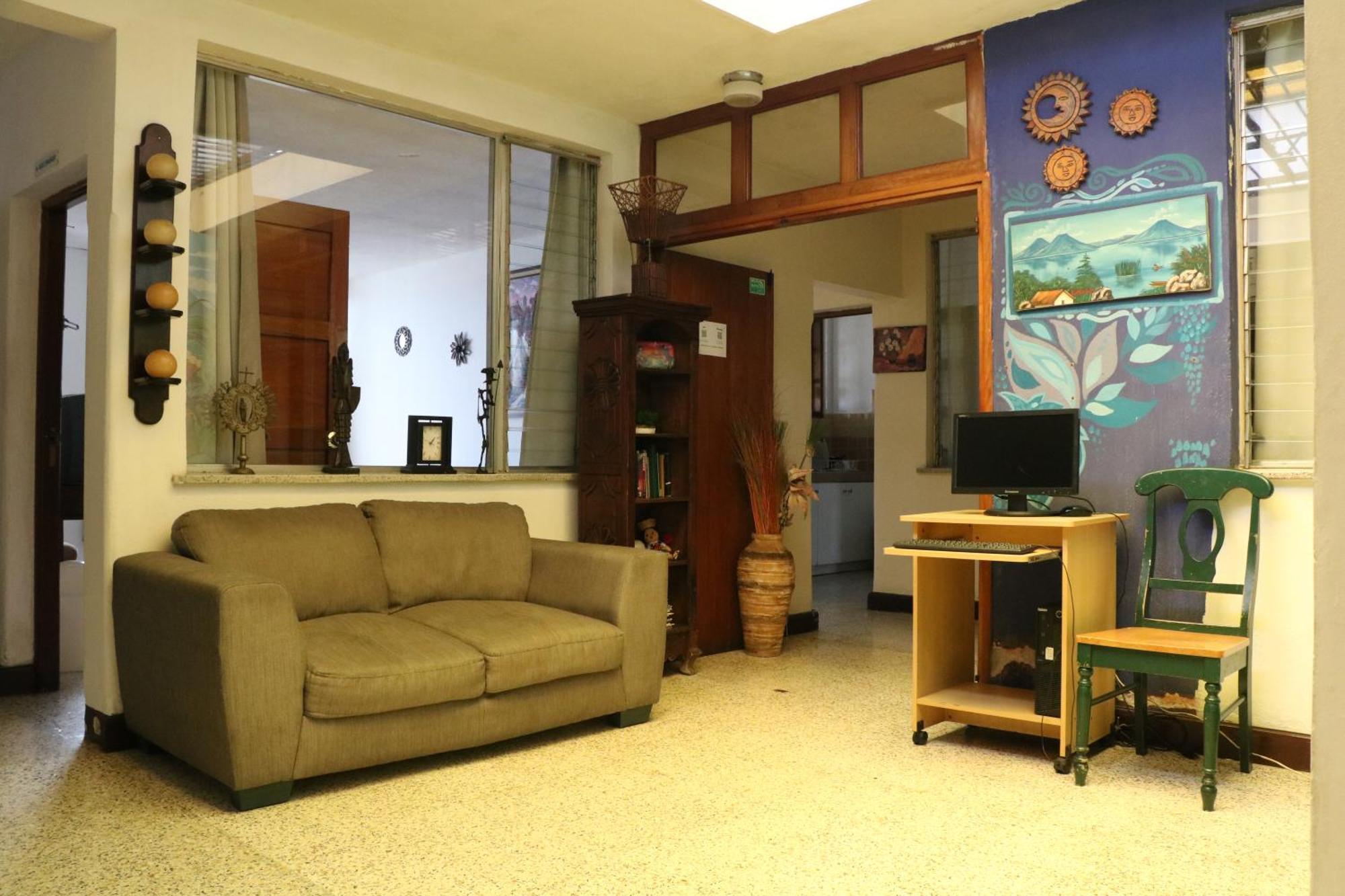 Hostal Los Volcanes Guatemala City Ngoại thất bức ảnh