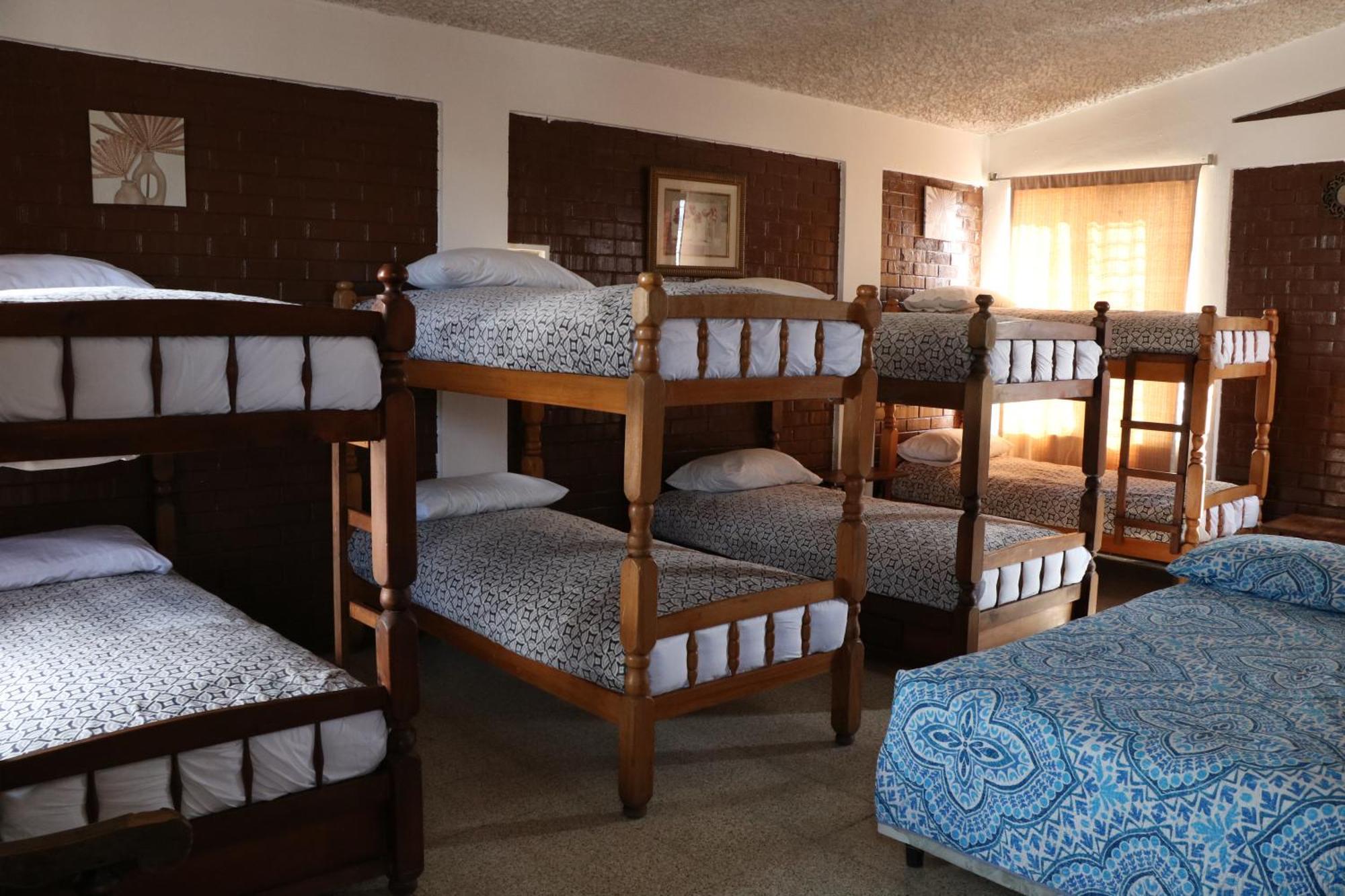 Hostal Los Volcanes Guatemala City Ngoại thất bức ảnh