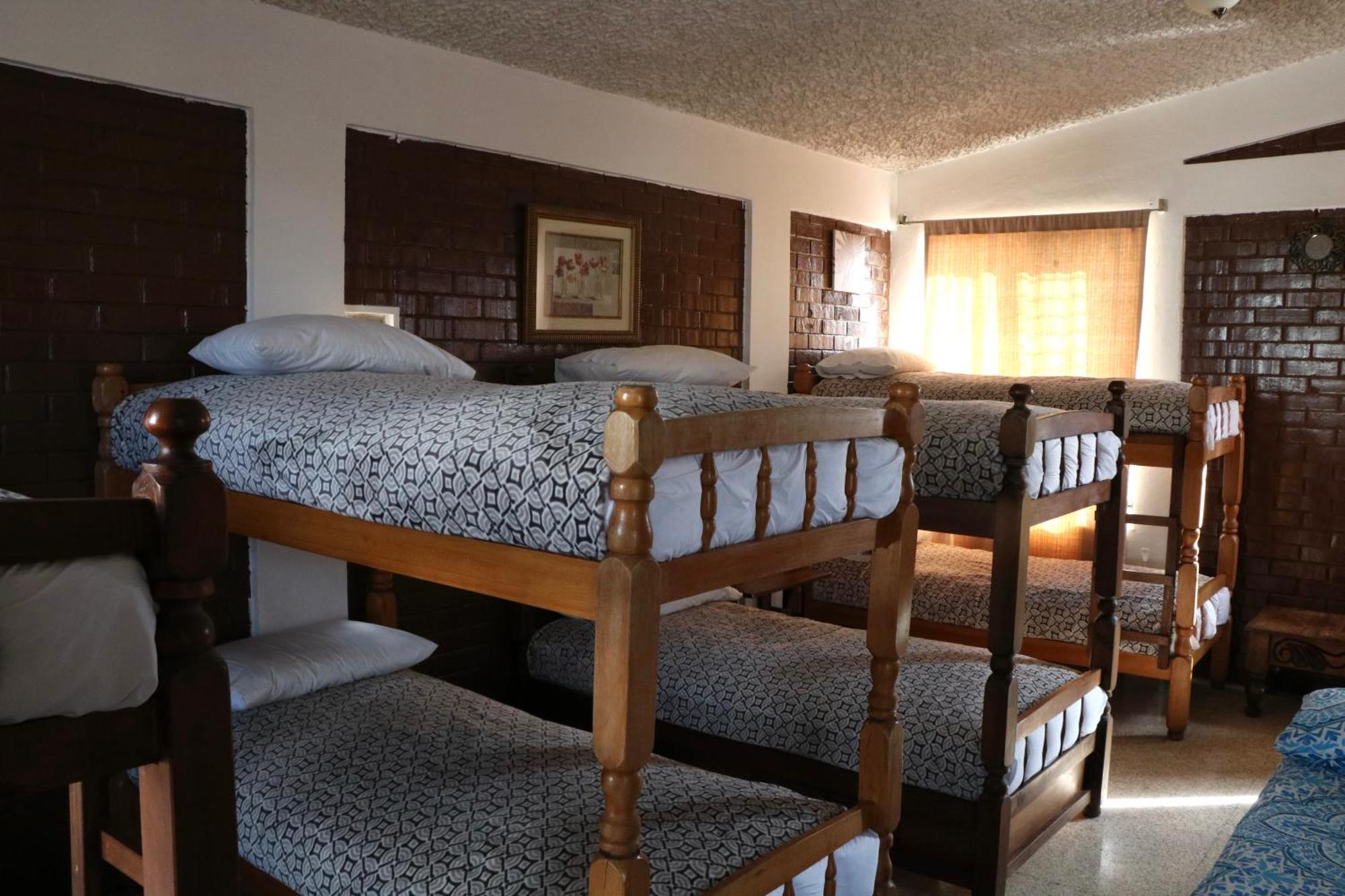 Hostal Los Volcanes Guatemala City Ngoại thất bức ảnh