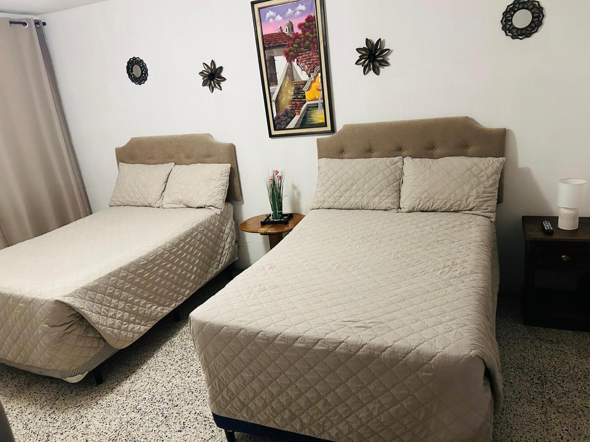 Hostal Los Volcanes Guatemala City Ngoại thất bức ảnh